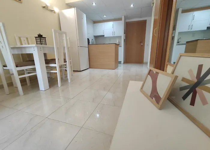 Luminoso En Con Terraza Y Parque Infantil Ideal Familias * 萨洛